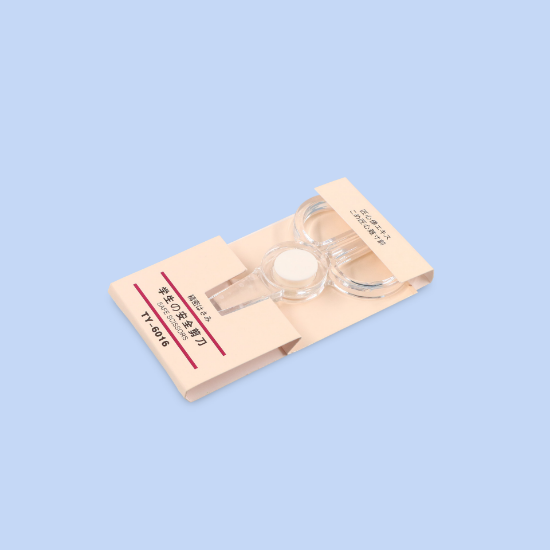 Picture of مقص أطفال بلاستيك شفاف  AAC024-1-123-TY-6016